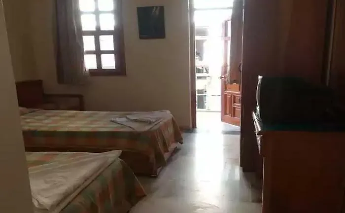 Kano Pensión 3*